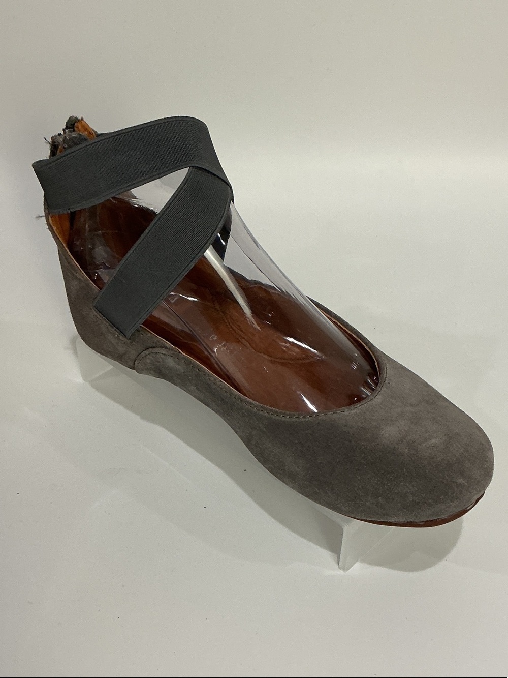 bernie mev. Monica Gray Suede Elastic-Strap Ballet Flats, size 37 EU